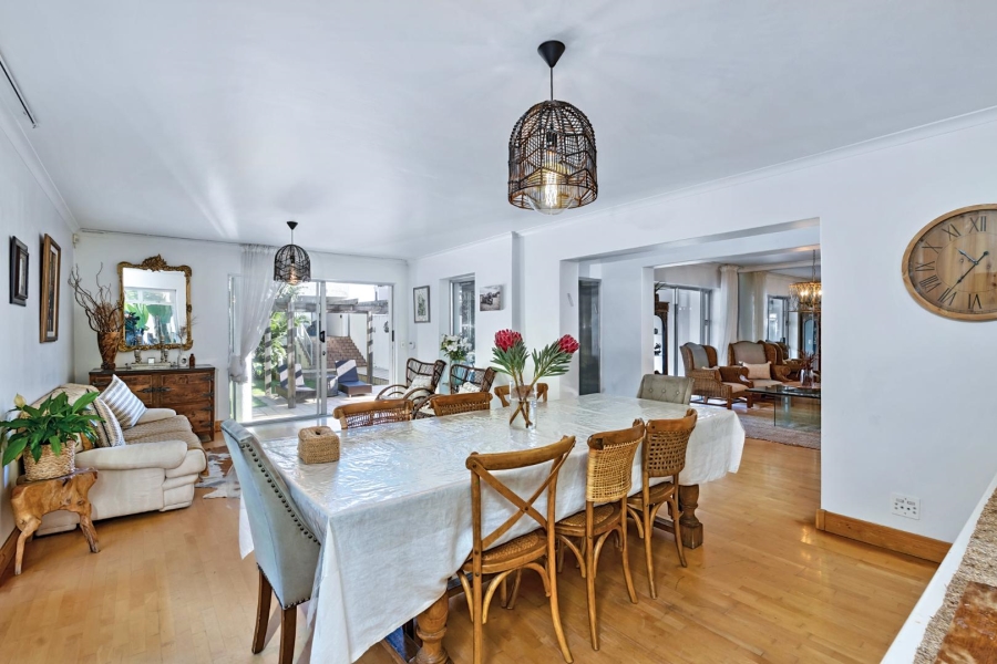 5 Bedroom Property for Sale in Fresnaye Western Cape